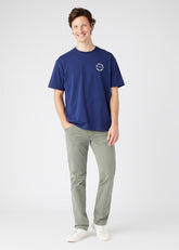 WRANGLER GREENSBORO MĘSKIE SPODNIE MATERIAŁOWE DUSTY OLIVE W15QY665M 112145836